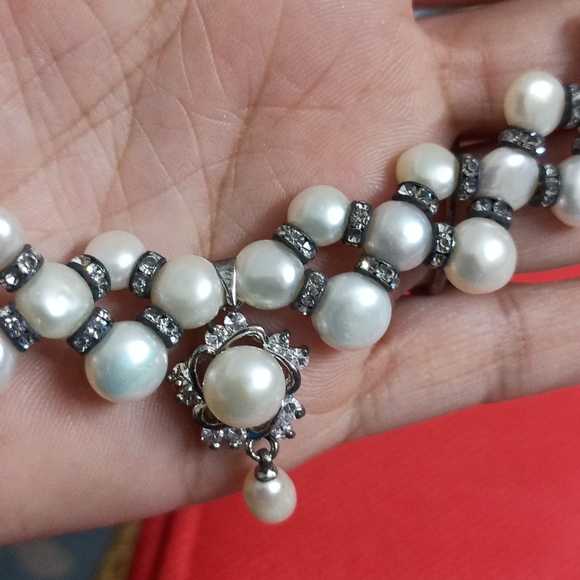 Pearl Necklace Set - Picture 2 of 4
